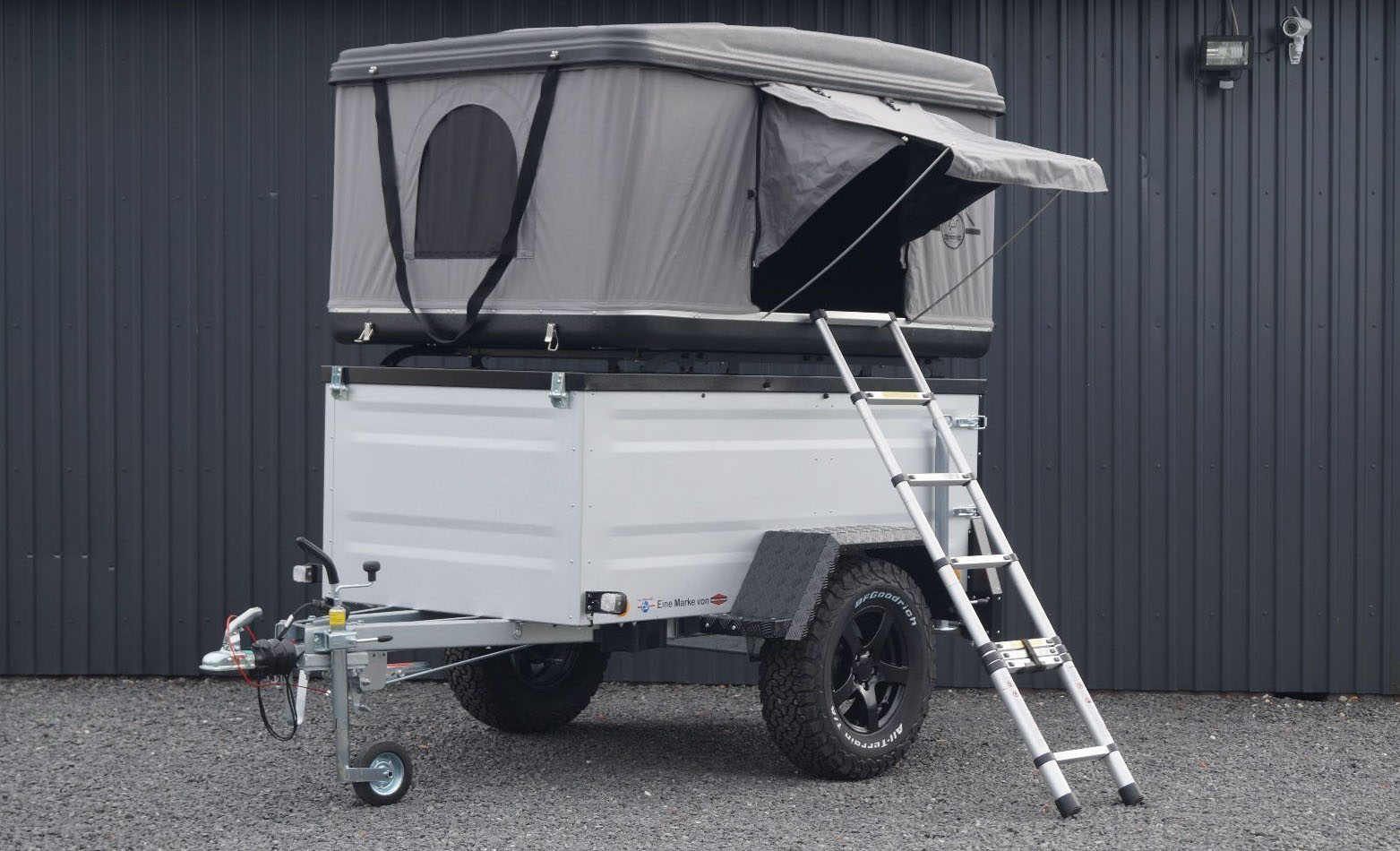 Campingový Přívěs OFFROAD Bržděný 1000Kg + STAN