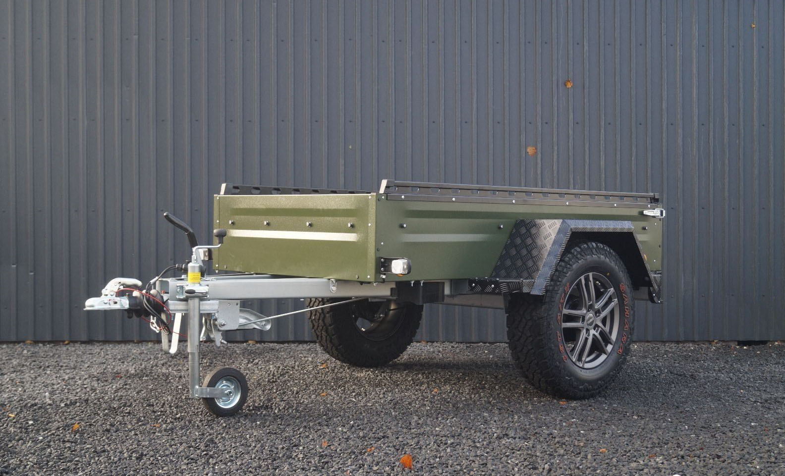 Valníkový Bržděný OFFROAD Přívěs 1000kg - Zelený