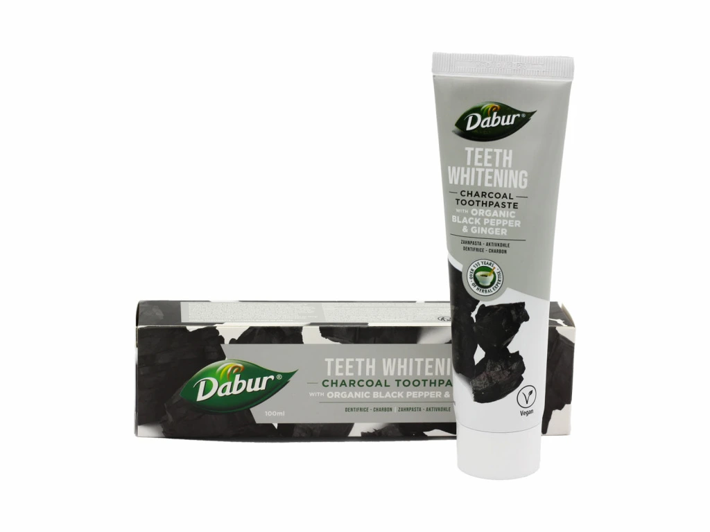 Dabur  Zubní pasta bělicí s Aktivním uhlím, pepřem a zázvorem