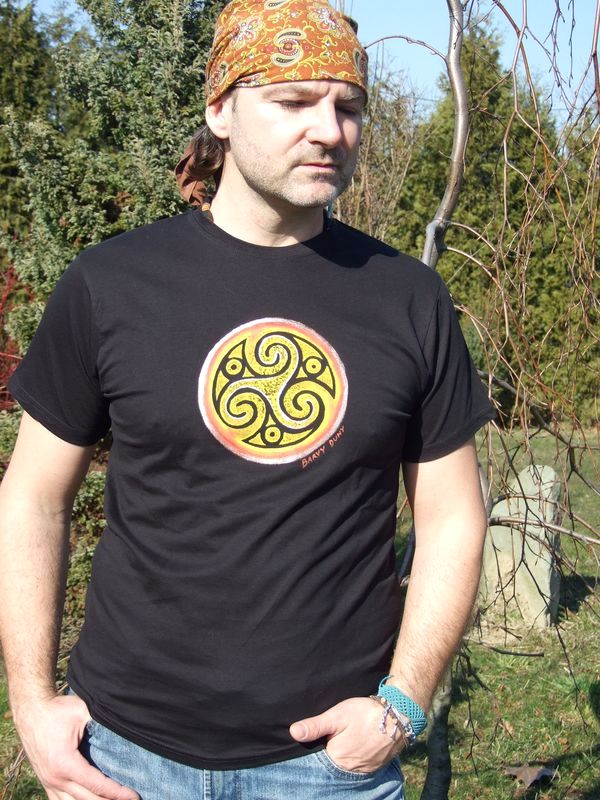 Triskel II na černé