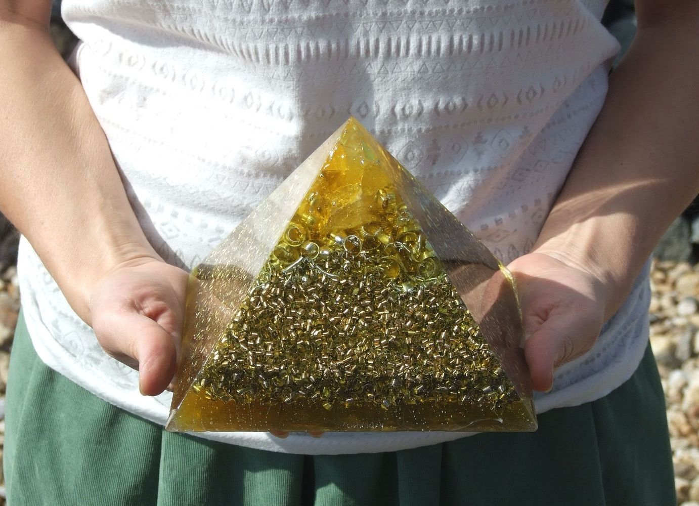 MEGA Orgonit pyramida 18 cm citrínová