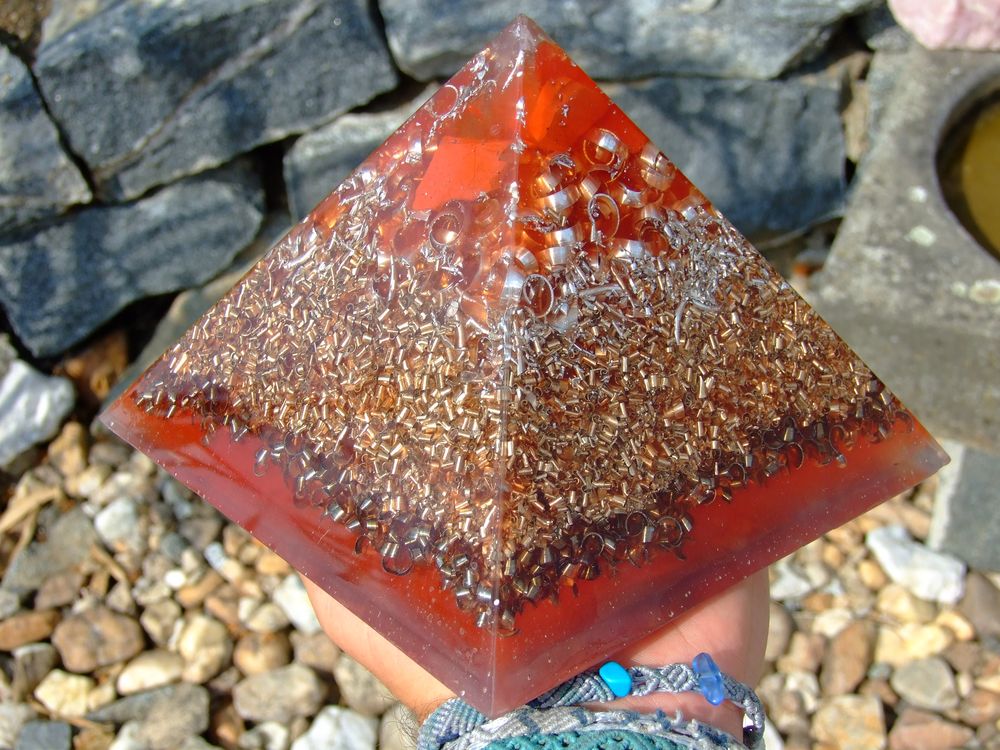 MEGA Orgonit pyramida 18 cm jaspisová