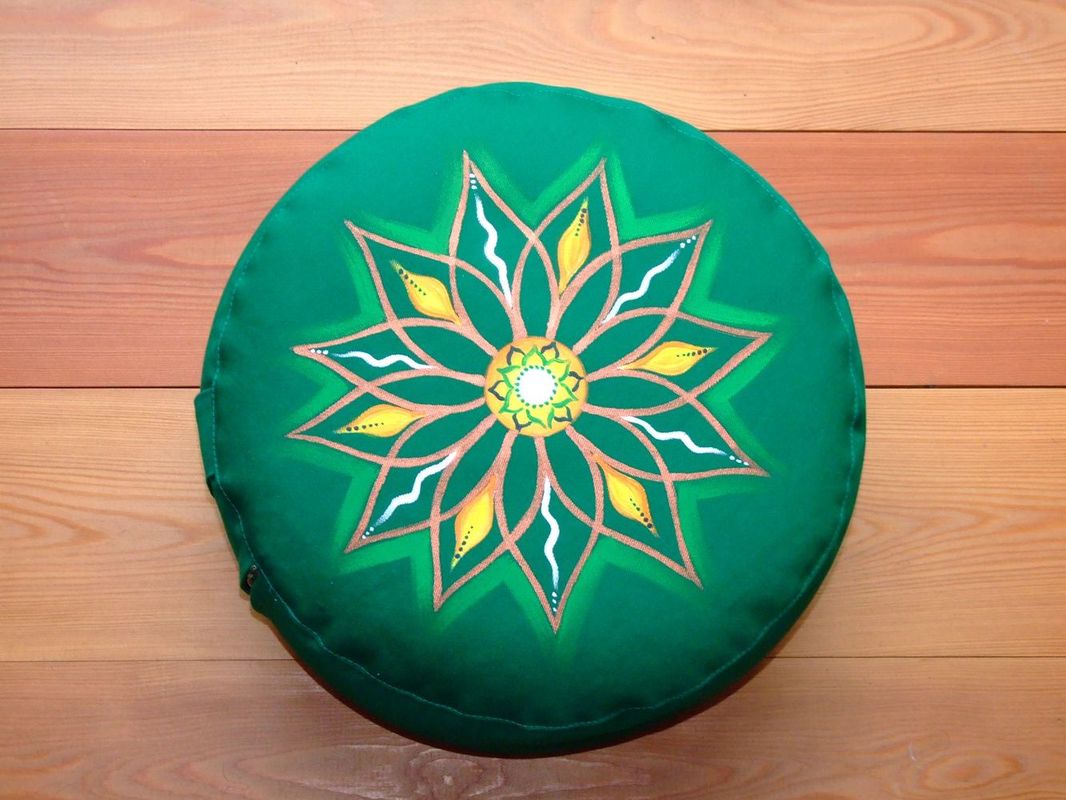 12-květ na zelené meditační polštář