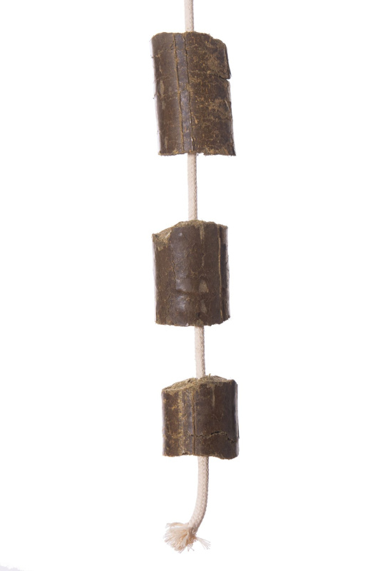 Závěsná, zdravá zábava z vojtěšky pro koně 100% přírodní, balení 2kg - 2 kusy