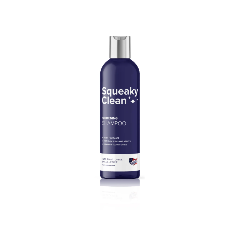 Bělící šampon pro světlé koně s vůní lesních plodů Squeaky clean Whitening shampoo (Láhev s dávkovačem, 1 l)