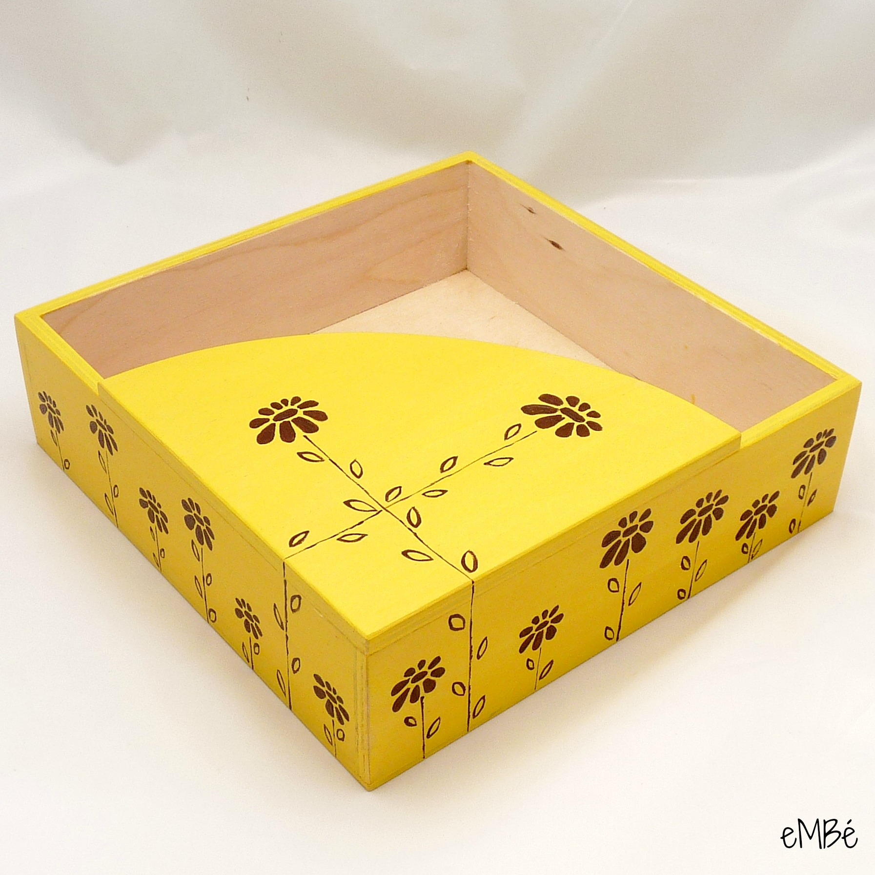 2.3 Krabička na ubrousky - Žlutá, rozkvetlá...