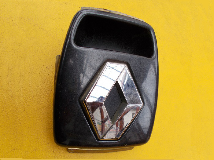 8200000901 Zadní znak s podložkou Renault Laguna II