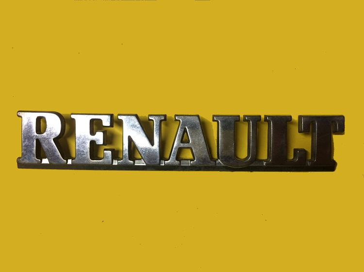Zadní znak - nápis Renault