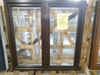 Okno PVC 1465*1440mm mahagon