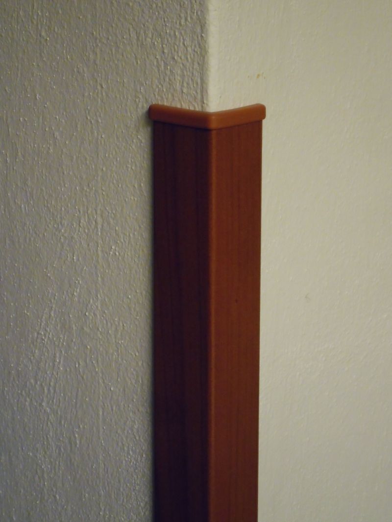 Ochranný roh zdiva 40x40x1450mm třešeň