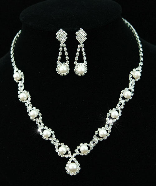 Souprava perlových šperků (náušnice a náhrdelník) RHINESTONE