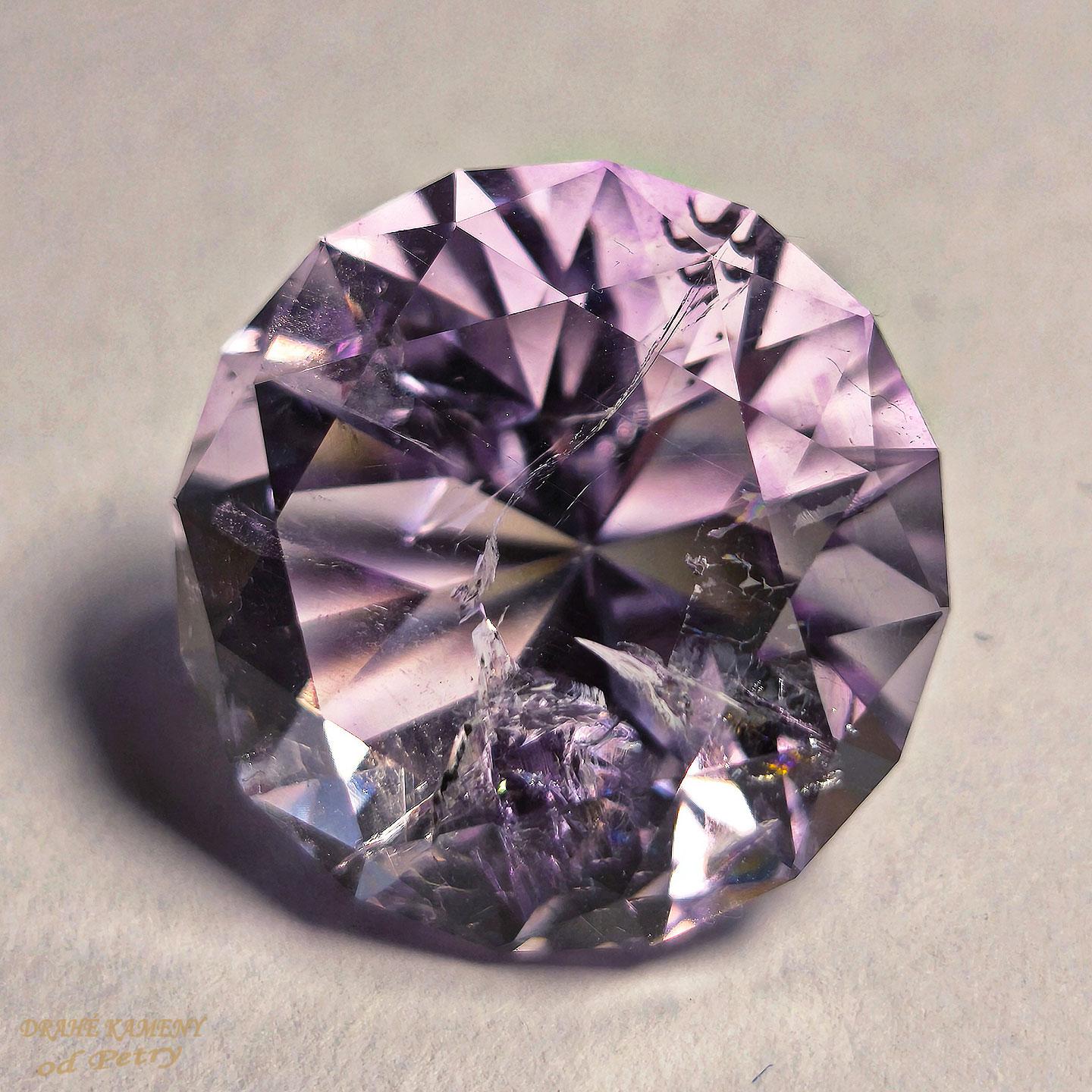 Ametyst z Moravy 20x20mm Váha: 28ct