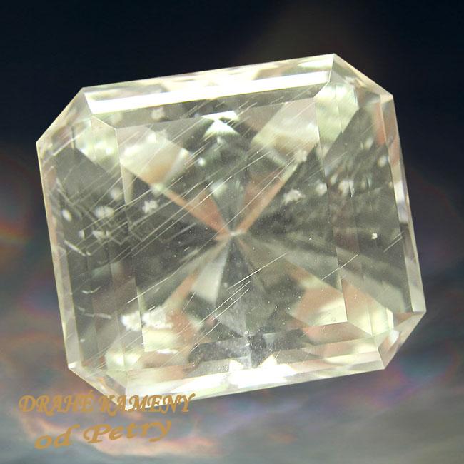 Hiddenit z Mozambiku 21x23mm Váha: 54.25ct