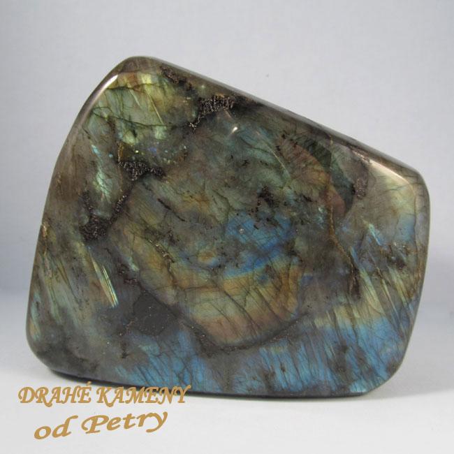 Labradorit z Madagaskaru 10.5x11.6cm