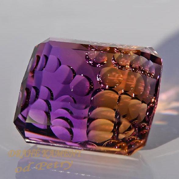 Ametrín z Bolívie 21x18mm Váha: 40.21ct