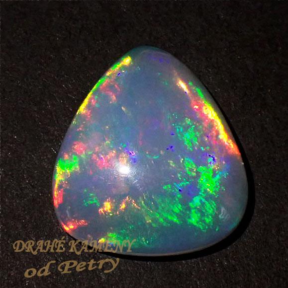 Drahý opál z Etiopie 17x15x6mm Váha: 7.31ct
