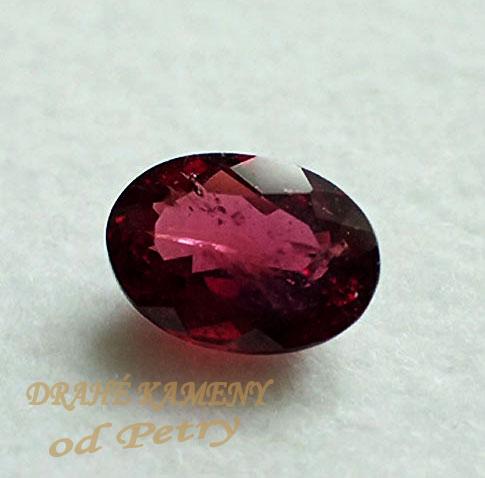 Granát Rhodolit 8x6mm Váha: 1,03ct
