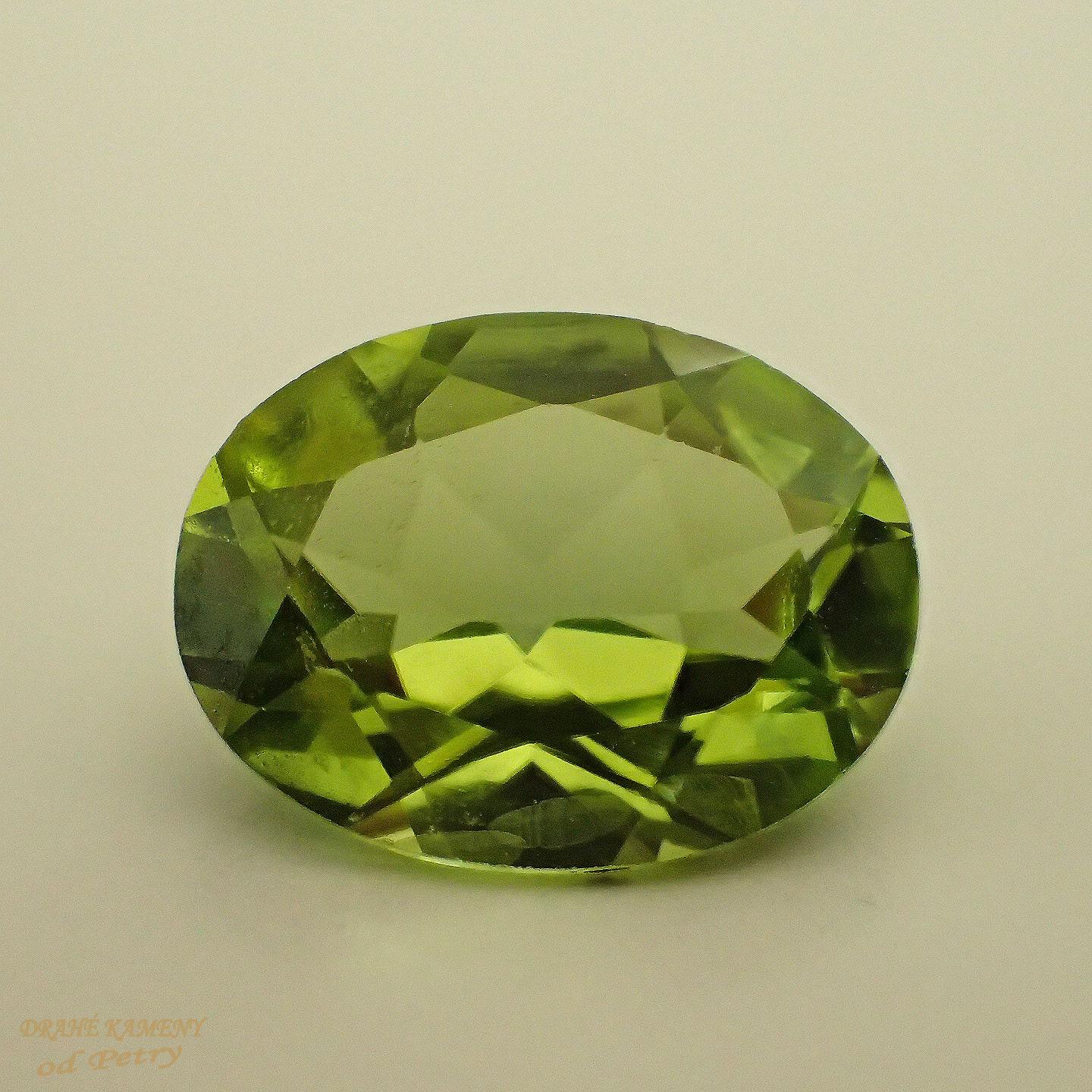 Peridot z Pákistánu 7x9mm Váha: 1.90ct