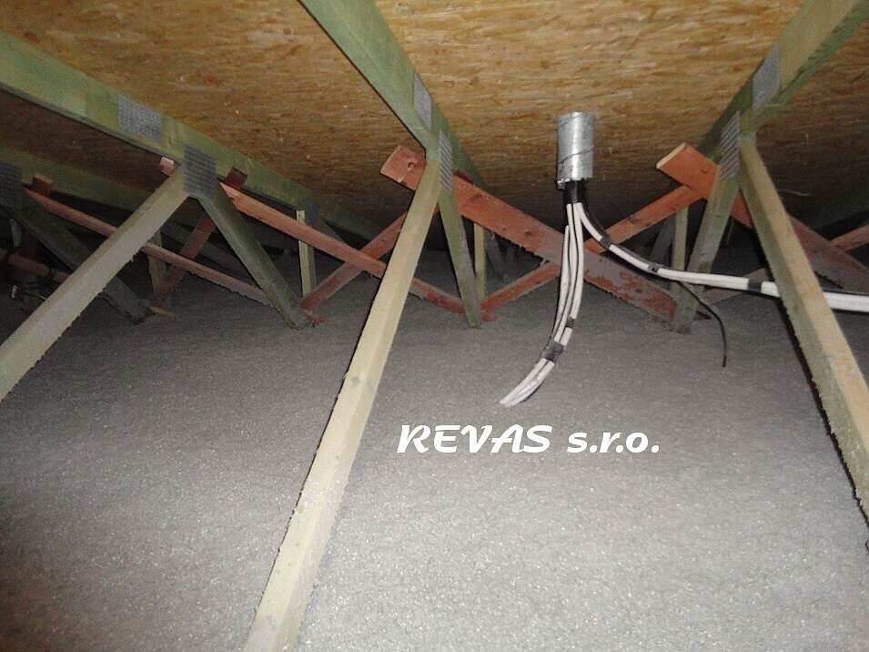 foukaná izolace vazníkové konstrukce_celulóza ISOCELL