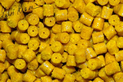 LK BAITS KUKUŘIČNÉ PELETY - CORN PELLETS 250G 8mm