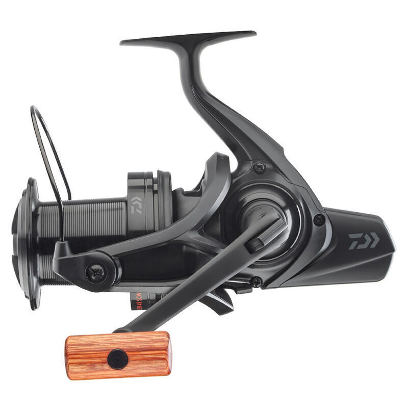  Daiwa rybářský naviják Emblem 45 SCW QD SD