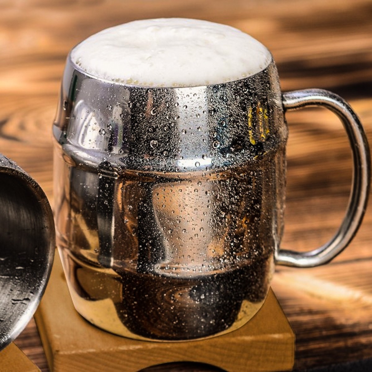 Chladící korbel na pivo 1l