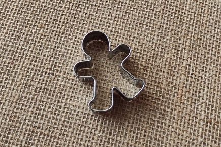 Perníček malý 41 x 32 mm / nerez, J