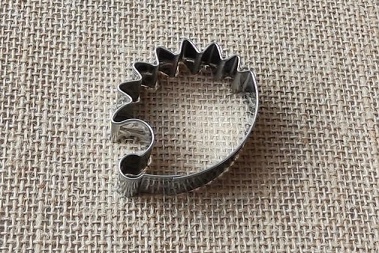  Ježek V. 58 x 43 mm / nerez, J