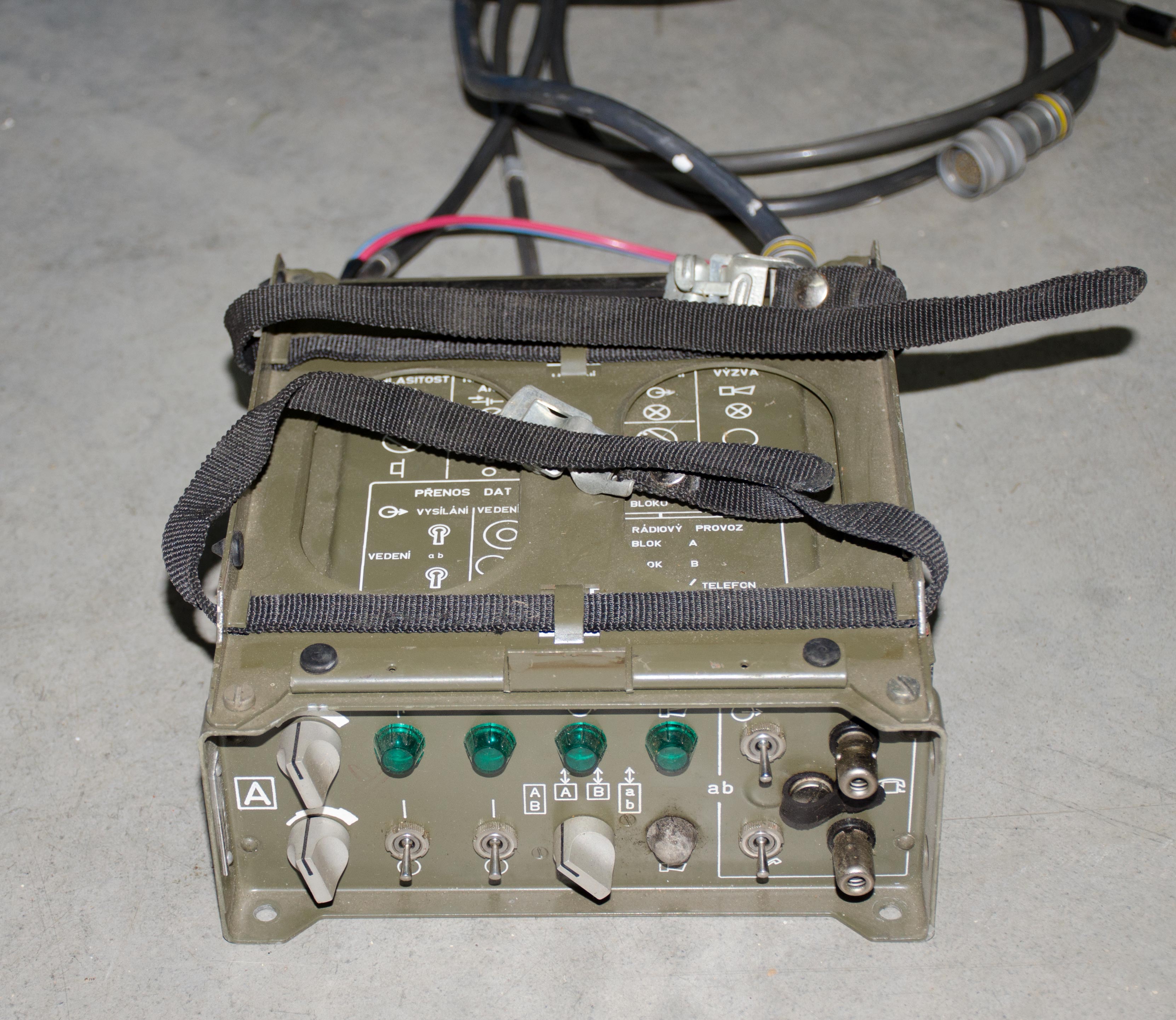 Skříňka A pro radiostanici RF-10 ČSLA