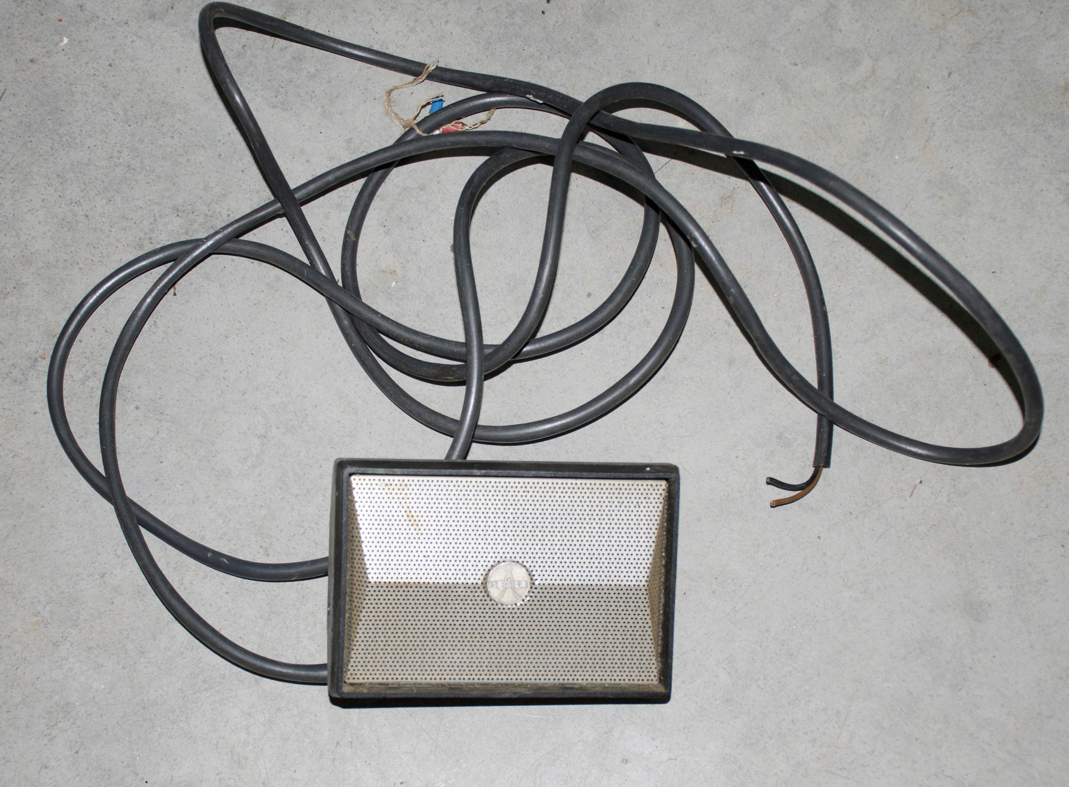 Reproduktor TESLA po radiostanici RF-10