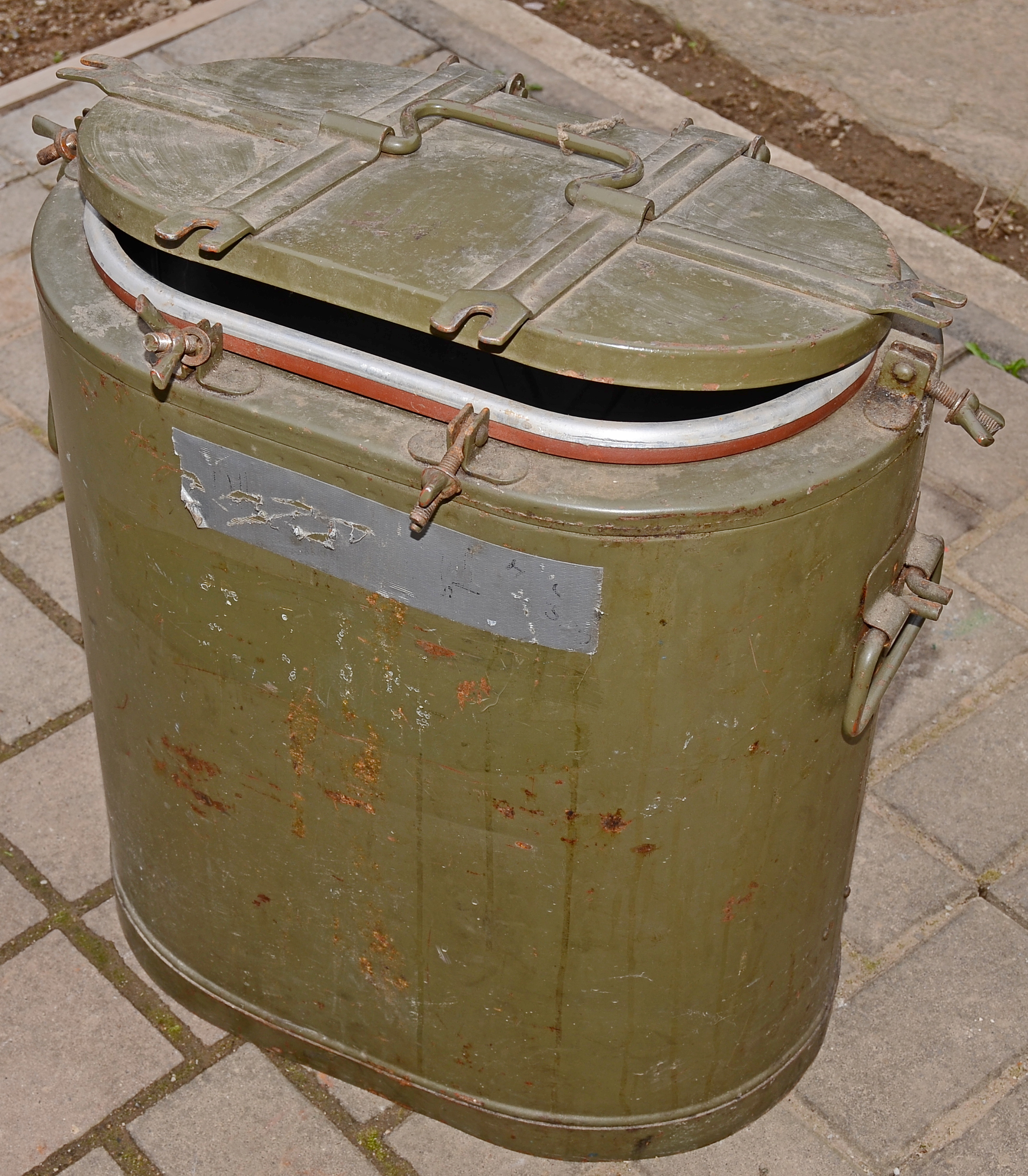 Várnice, TERMOS 25l oválná