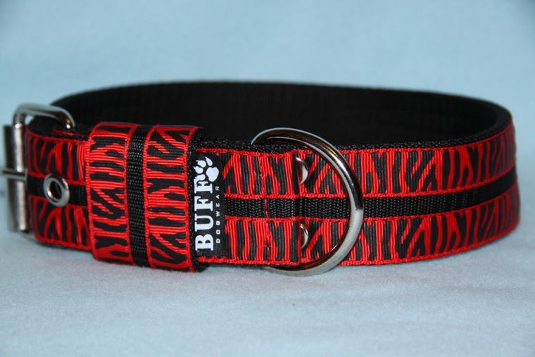 Nylonový obojek 5 cm - vzor červená zebra