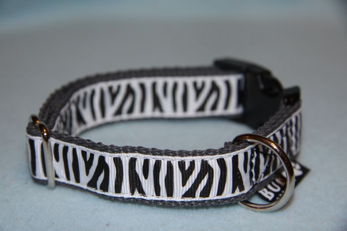 Nylonový obojek 2 cm,plast spona-černo bílá zebra
