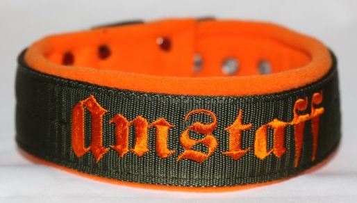 Obojek Amstaff š.4cm olivový, oranžové písmo+oranžový fleece