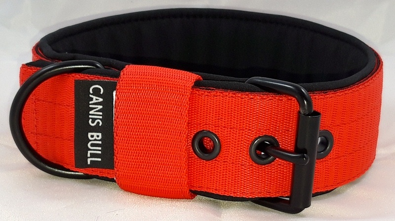 Červený obojek š. 4 cm podšitý Softshell - černé kování 
