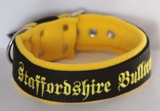 Obojek Staffordshire Bullterrier š.4cm černý+žlutý fleece