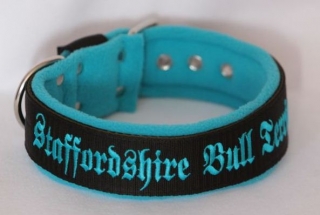 Obojek Staffordshire Bullterrier š.4cm černý+tyrkys fleece