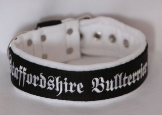 Obojek Staffordshire Bullterrier š.4cm černý+bílý fleece