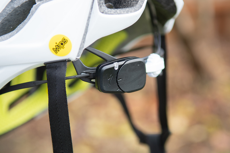 Senzor pro přilbu Specialized Angi Crash Sensor