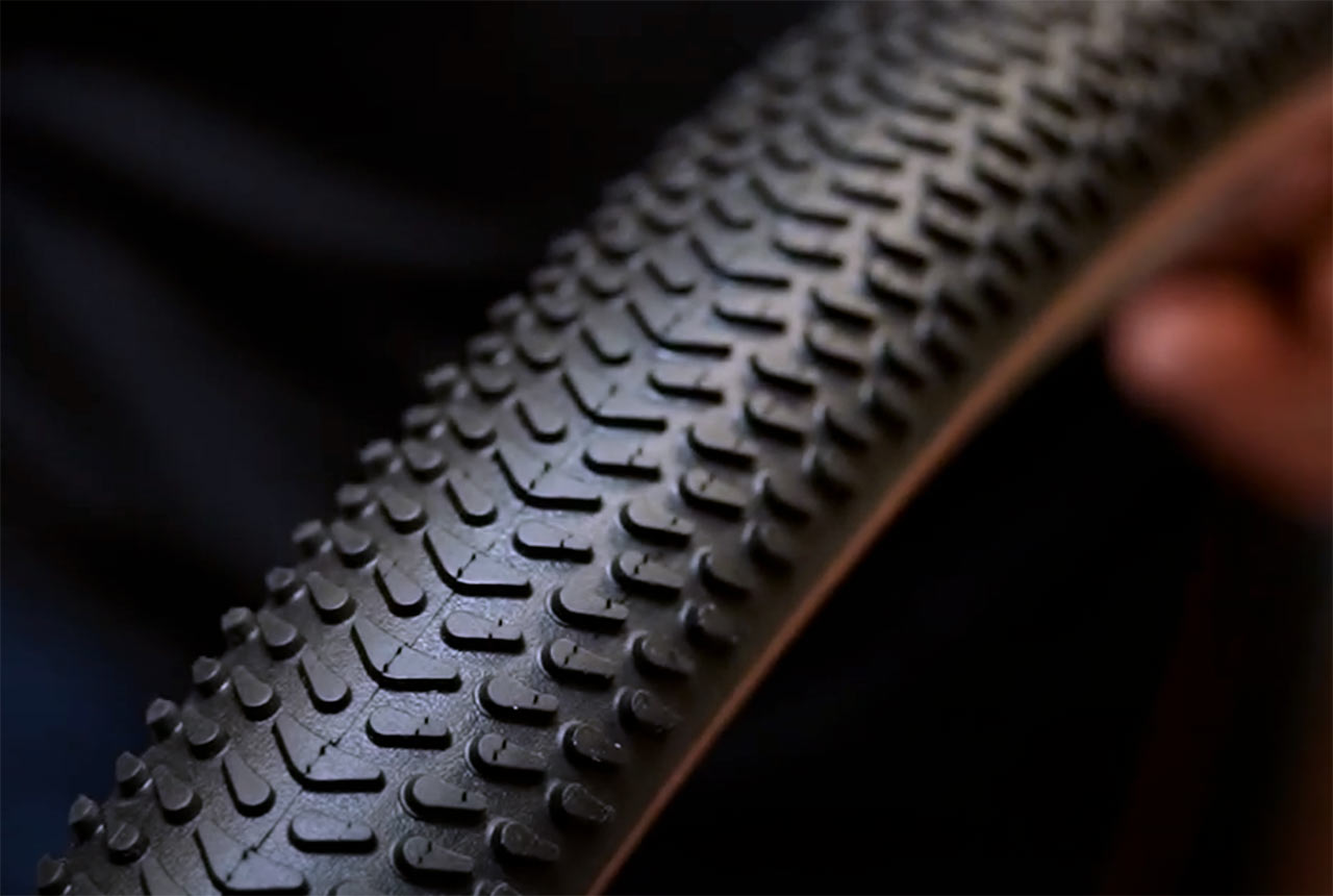 Plášť Schwalbe G-one R Pro, Super Race,Tl-easy černá, transparetní bok