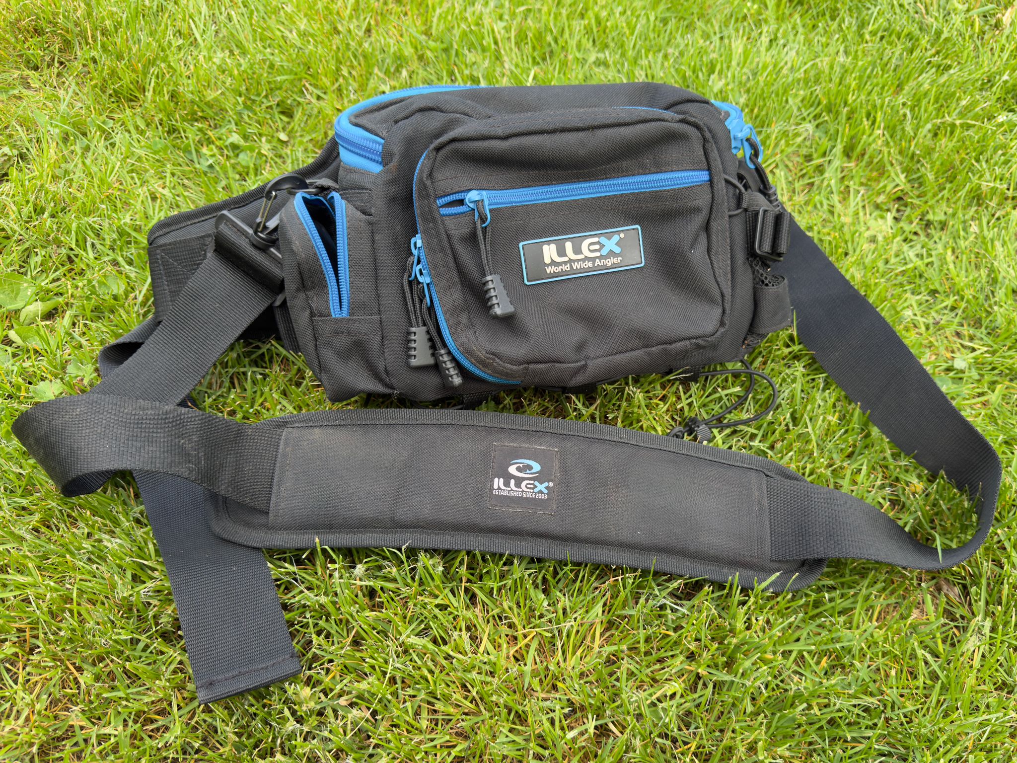 PŘÍVLAČOVÁ LEDVINKA ILLEX HIP BAG