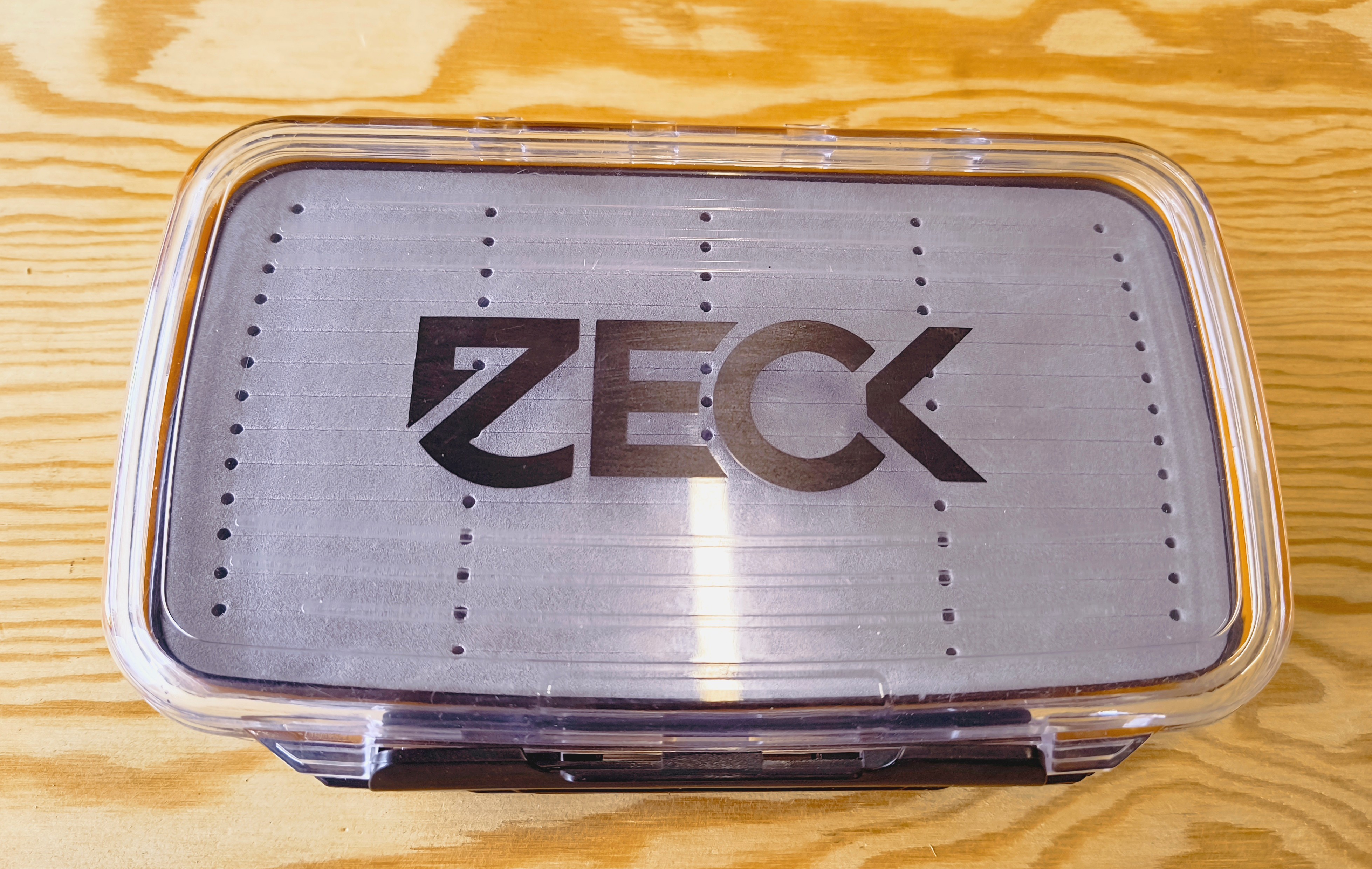 ZECK PŘÍVLAČOVÁ KRABIČKA NA JIGOVÉ HLAVIČKY JIG HEAD BOX PRO S