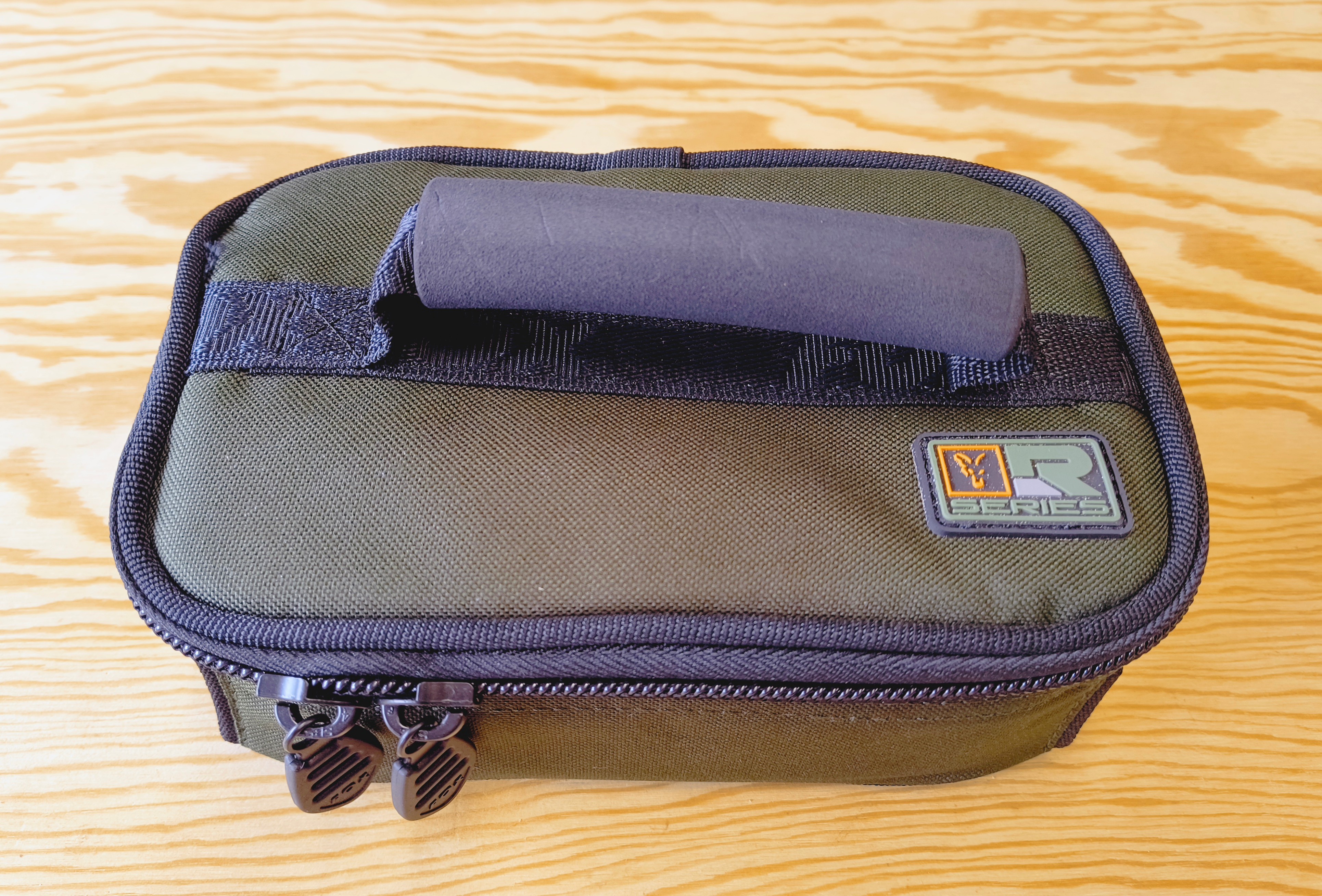 POUZDRO FOX R SERIES ACCESSORY BAG MEDIUM