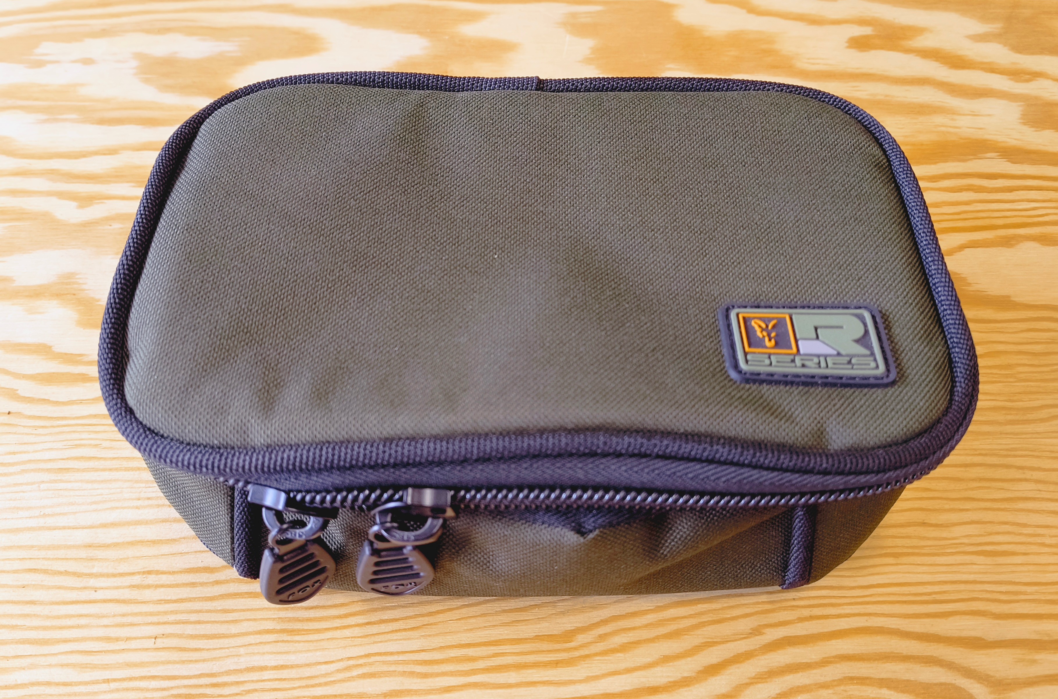 POUZDRO FOX R-SERIES ACCESSORY BAG MEDIUM