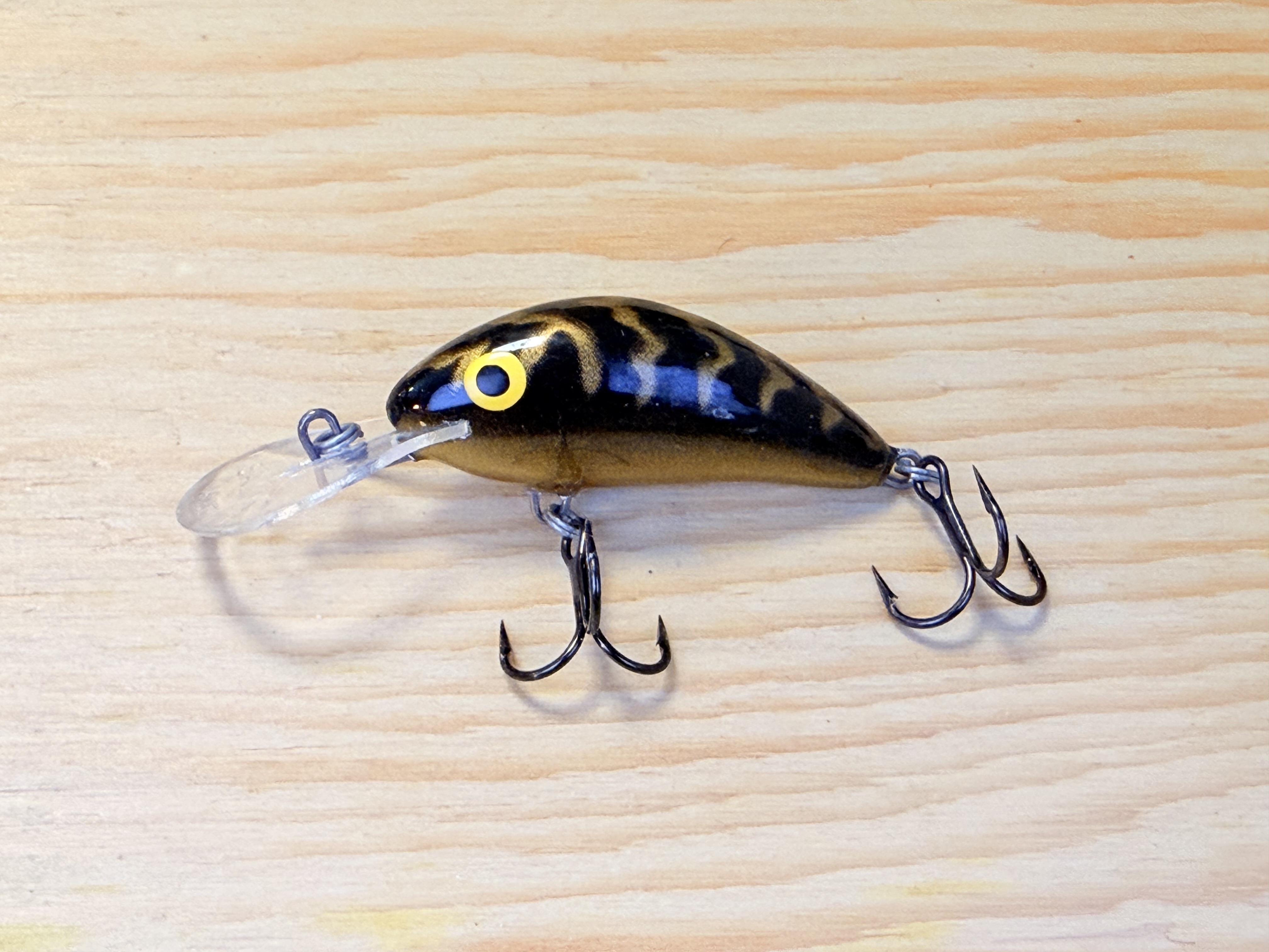 Wobler SALMO Hornet 4 F - BT  / 4 cm / 3 g / 1,2-2,0 m 