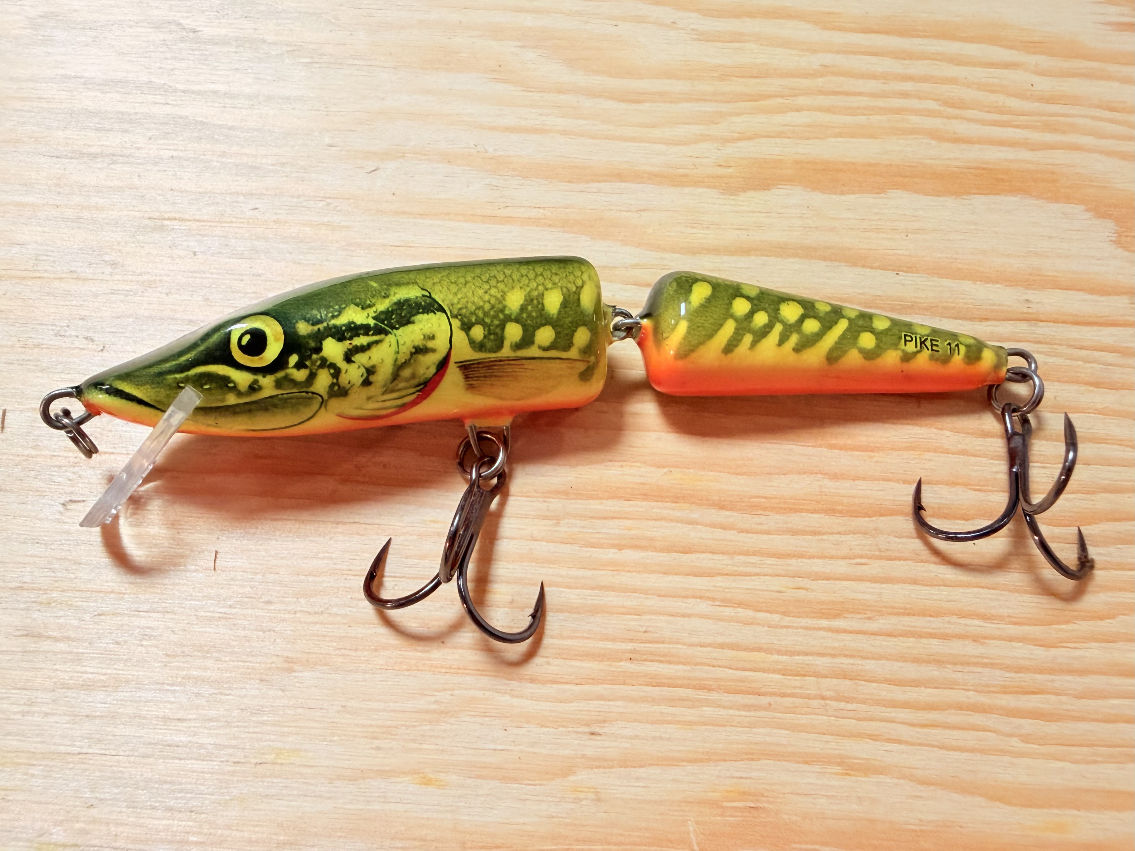 WOBLER SALMO PIKE JOINTED HP 11F / 11cm / 13g 