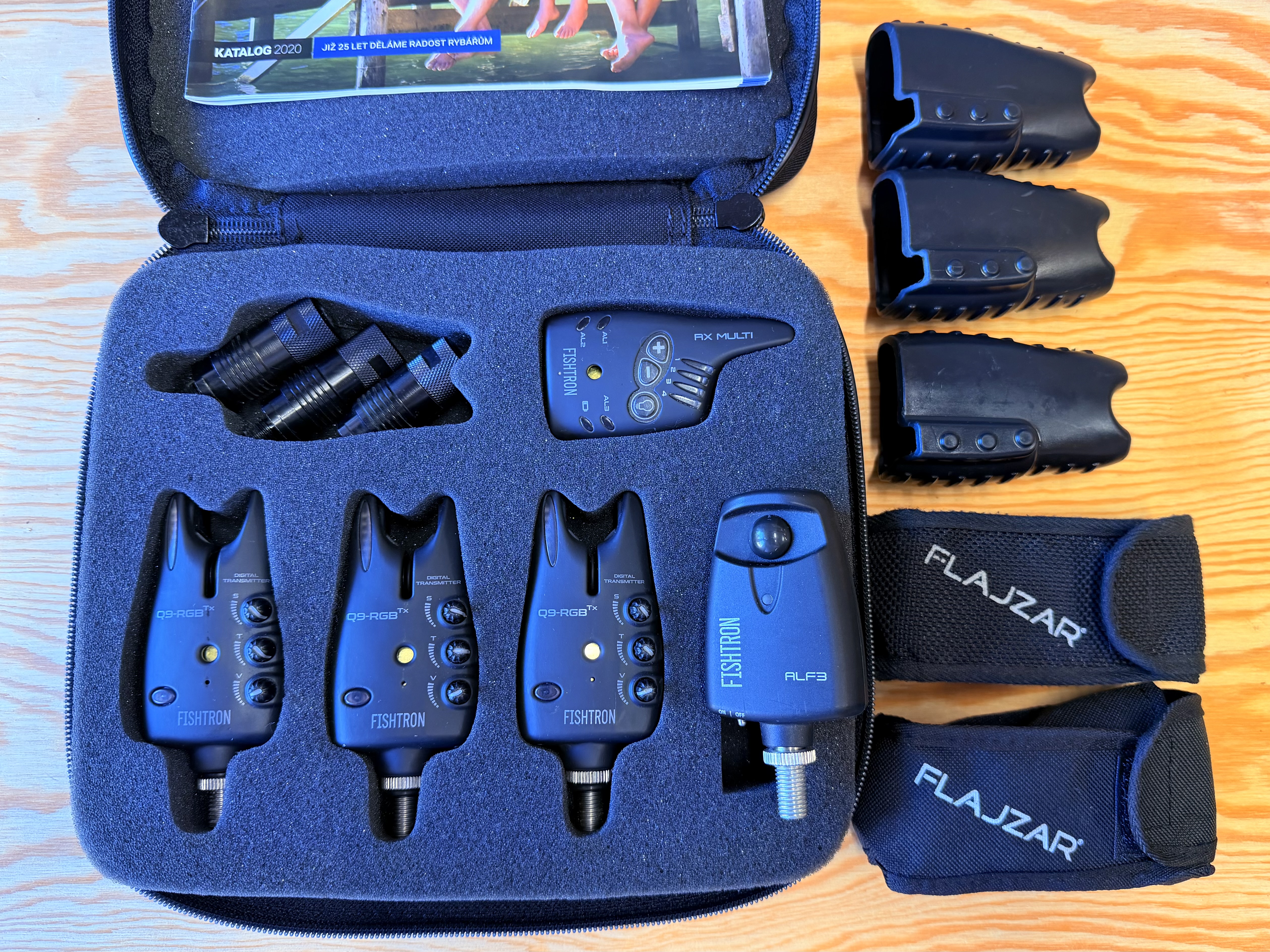 SADA SIGNALIZÁTORŮ FLAJZAR FISHTRON Q9-RGB 3+1 + ČIDLO ALF3