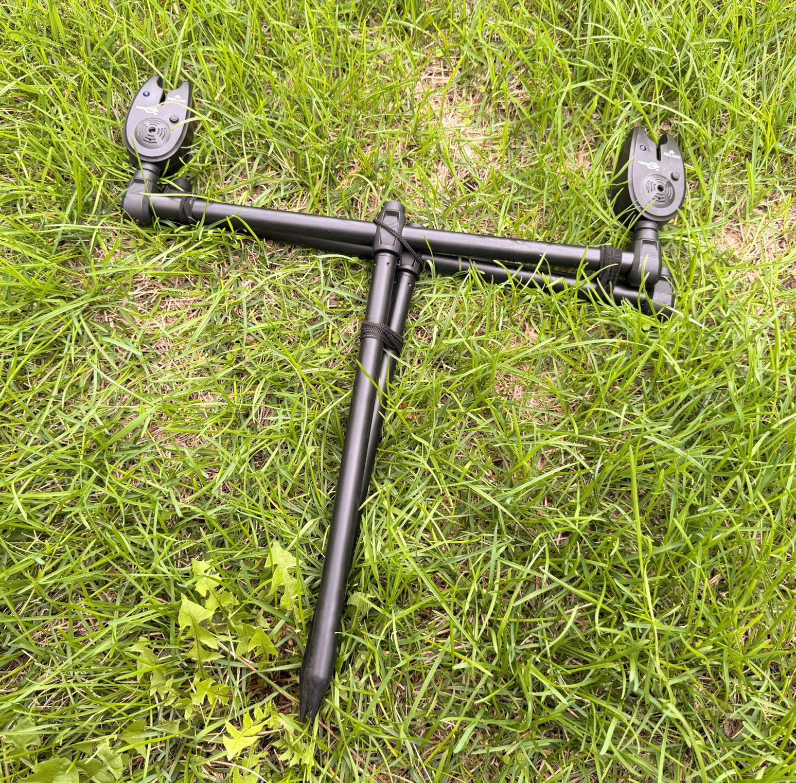 2 HRAZDY CAPERLAN NA TŘI PRUTY 38 CM + HLÁSIČE MIKADO