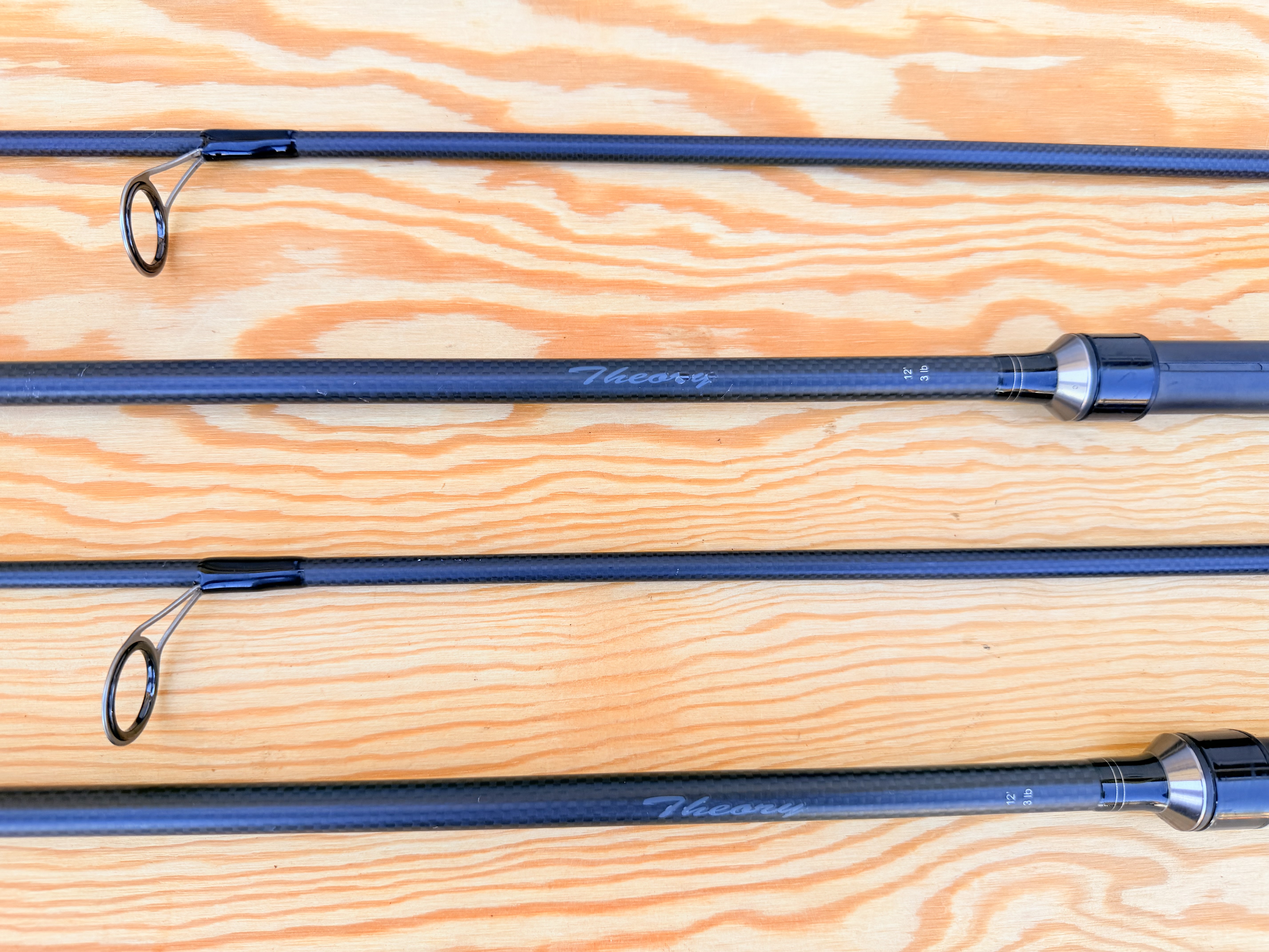 2 KAPROVÉ DVOUDÍLNÉ PRUTY DAIWA THEORY / 3,60 m / 3,0 lb