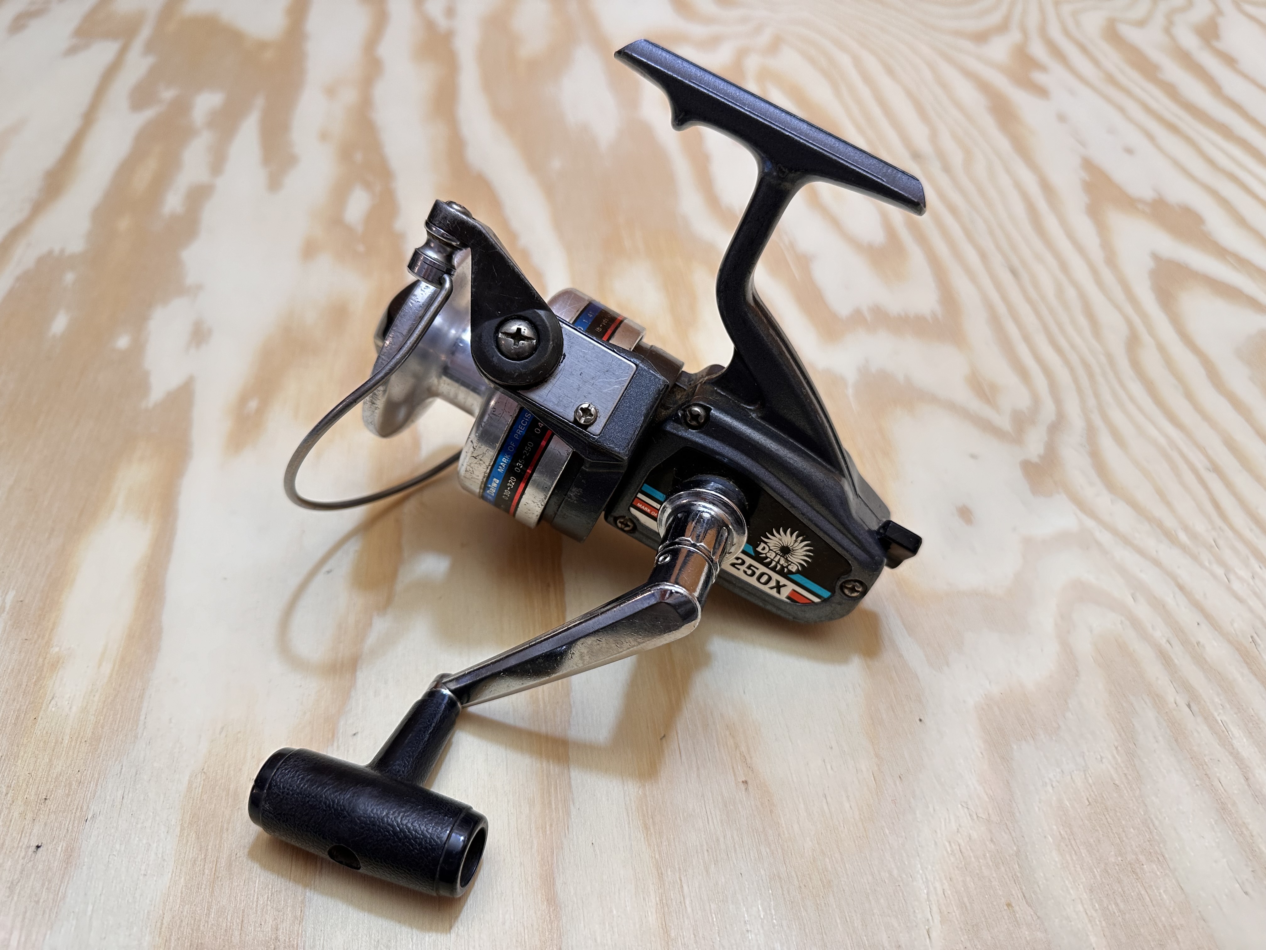 RETRO NAVIJÁK DAIWA  A-250X JAPAN